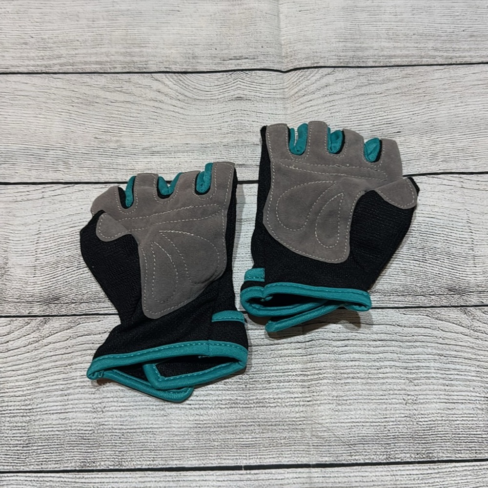 Gold’s Gym Black & Teal Fingerless Gloves - Picture 2 of 2